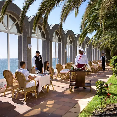 فندق Club