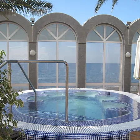 فندق Club 4*