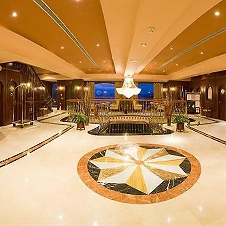 فندق Club