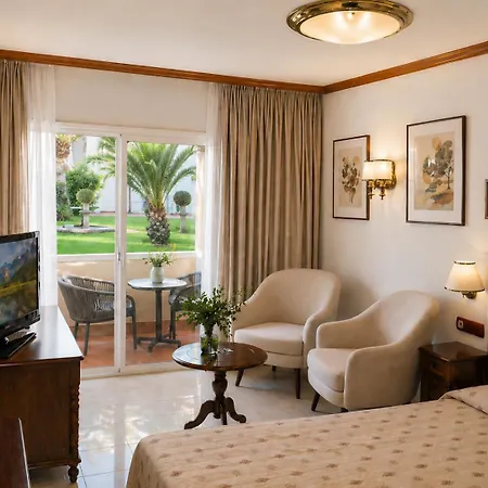 Club Hotel 4*