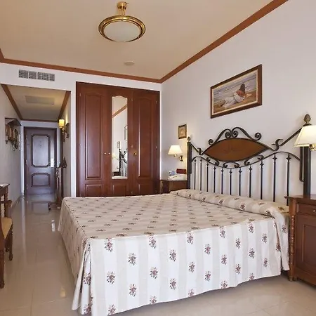 Club Hotel 4*